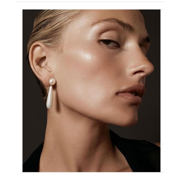 SHASHI Linnea Pearl Drop Earring in Pearl One Size New Womens Dangle - Picture 7 of 11